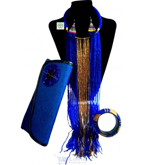 Collier en perle avec bracelet et un sac Collier en perle avec bracelet et un sac